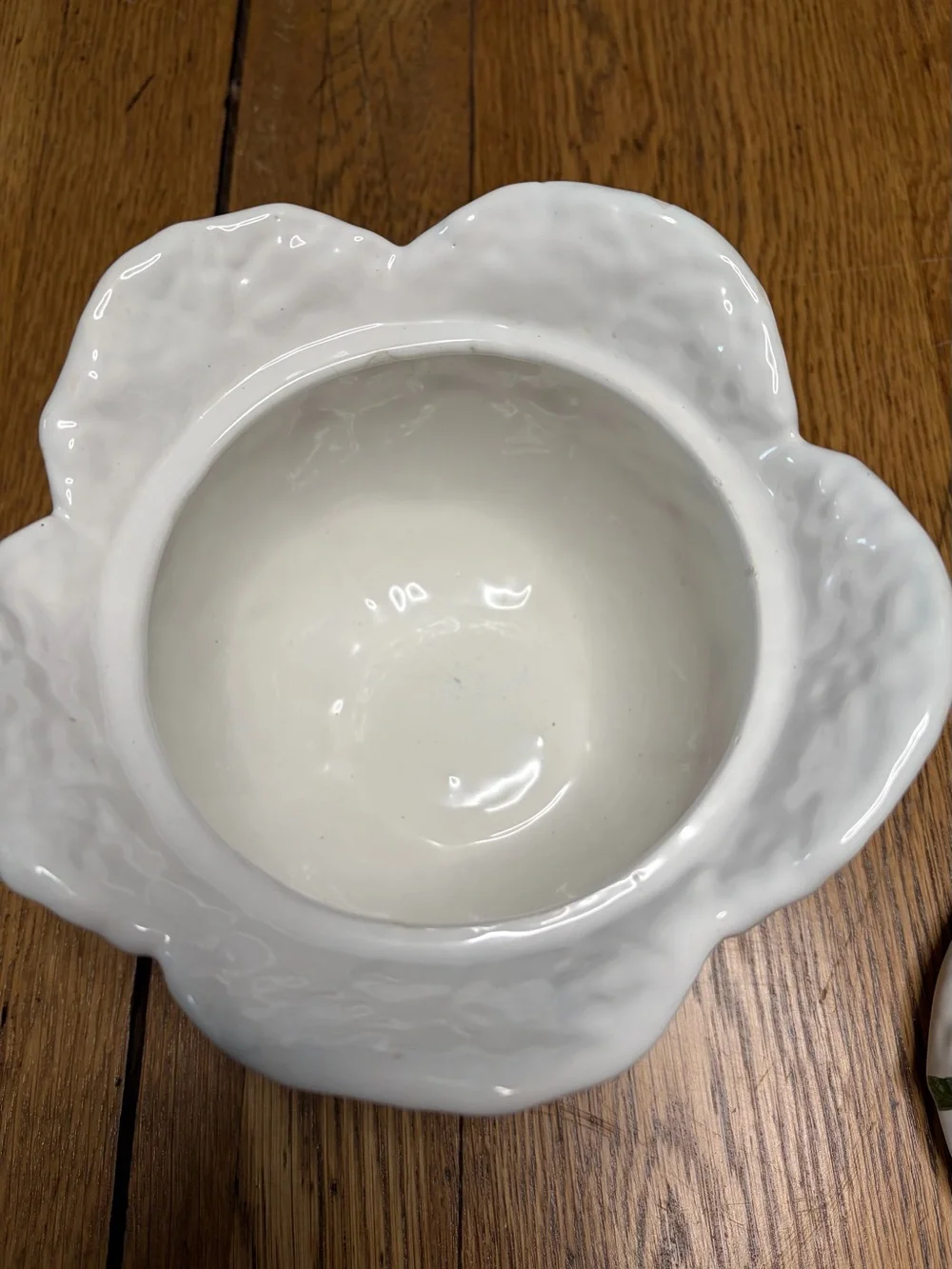 Source Unknown White Ceramic Bowl and Plate Set with Green Star Motif